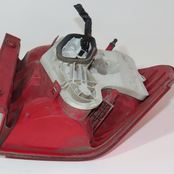 Feu arrière droit occasion  Skoda YETI (5L) 1.2 tsi (2009-2015)   5L0945112  2