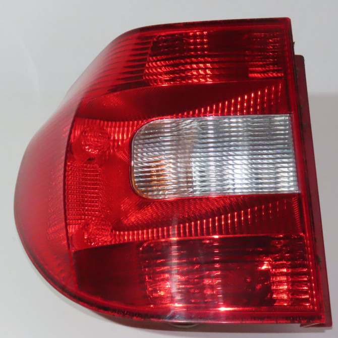 Feu arrière gauche occasion  Skoda YETI (5L) 1.2 tsi (2009-2015)   5L0945111  1