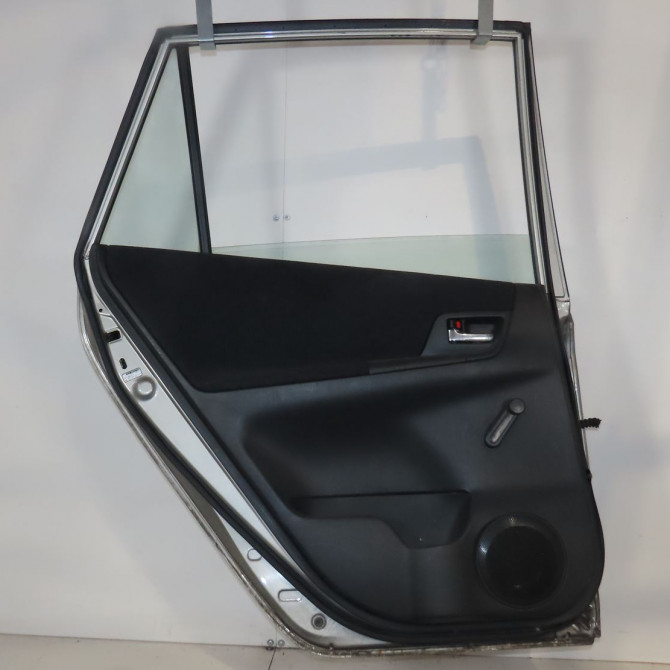 Porte arrière gauche occasion  Toyota COROLLA Verso (_E12_) 1.6 vvt-i (zze121_) (2001-2004)   6700413310  2