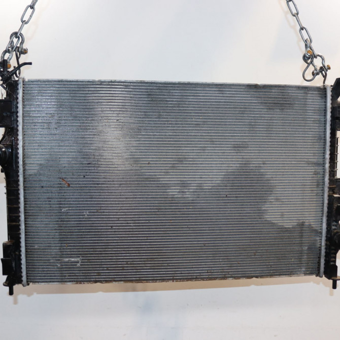 Radiateur occasion  Peugeot 3008 SUV (MC_, MR_, MJ_, M4_) 1.2 thp/ puretech 130 (mrhnsm, mrhnsu, mrhnsj, mrhnyw,... (2016)   9675747980  1