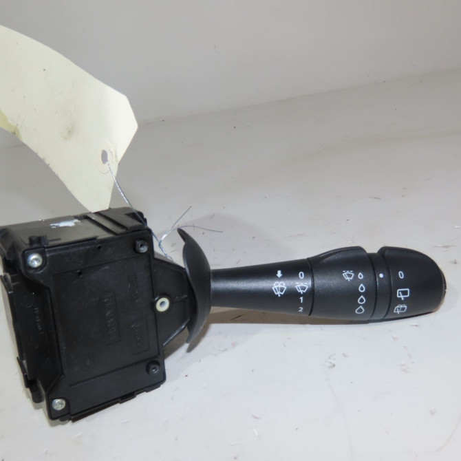 Commande essuie glace occasion  Renault CLIO IV Grandtour (KH_) 1.5 dci 90 (khn3, khn4) (2012) 5 portes   8201168013  1