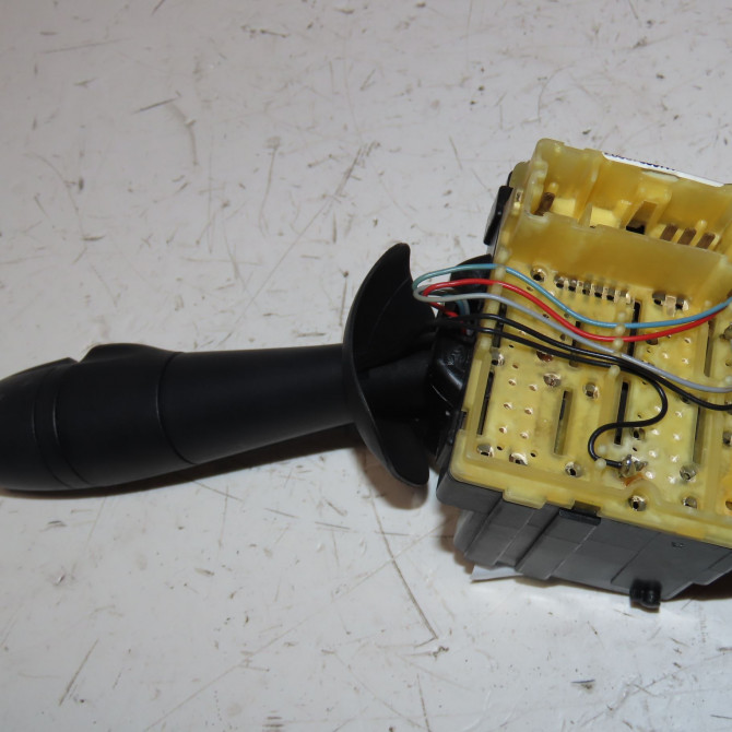 Commande essuie glace occasion  Renault CAPTUR I (J5_, H5_) 0.9 tce 90 (2013) 5 portes   8201168013  3