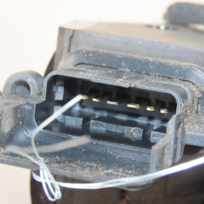 Serrure porte arg occasion  Renault LATITUDE (L70_) 2.0 dci 150 (l70h) (2011)   825030013R  4