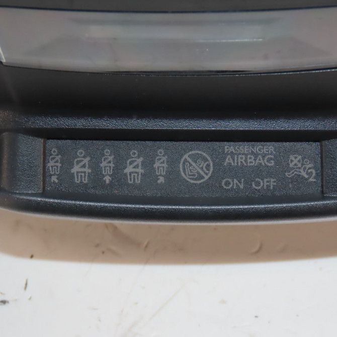 Plafonnier occasion  Peugeot 208 II (UB_, UP_, UW_, UJ_) 1.5 bluehdi 100 (2019)   9814757480  2