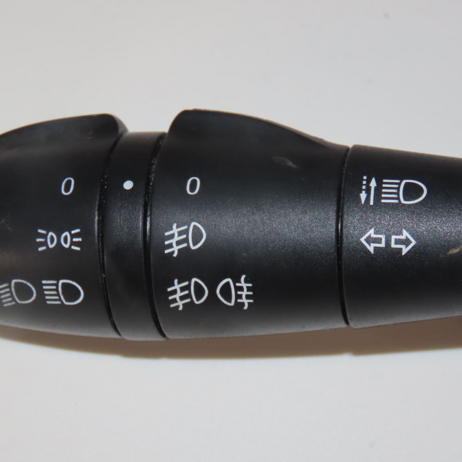 Commande essuie glace occasion  Renault CLIO IV (BH_) 1.5 dci 75 (2012) 5 portes   8201168013  2