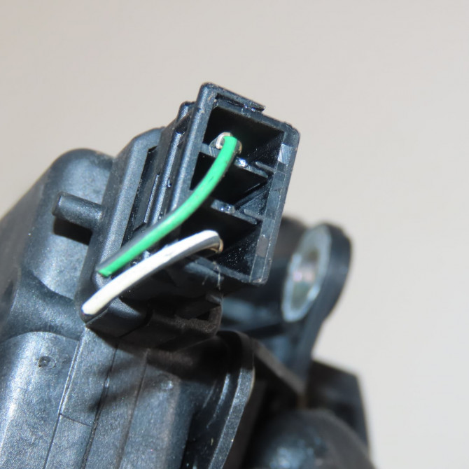 Actionneur serrure hayon occasion  RENAULT CLIO CAMPUS II Phase 2 07-2009->12-2012 1.2i 60ch   7701039565  3