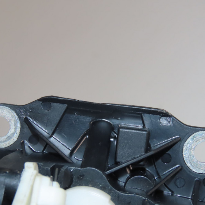 Actionneur serrure hayon occasion  RENAULT CLIO CAMPUS II Phase 2 07-2009->12-2012 1.2i 60ch   7701039565  4