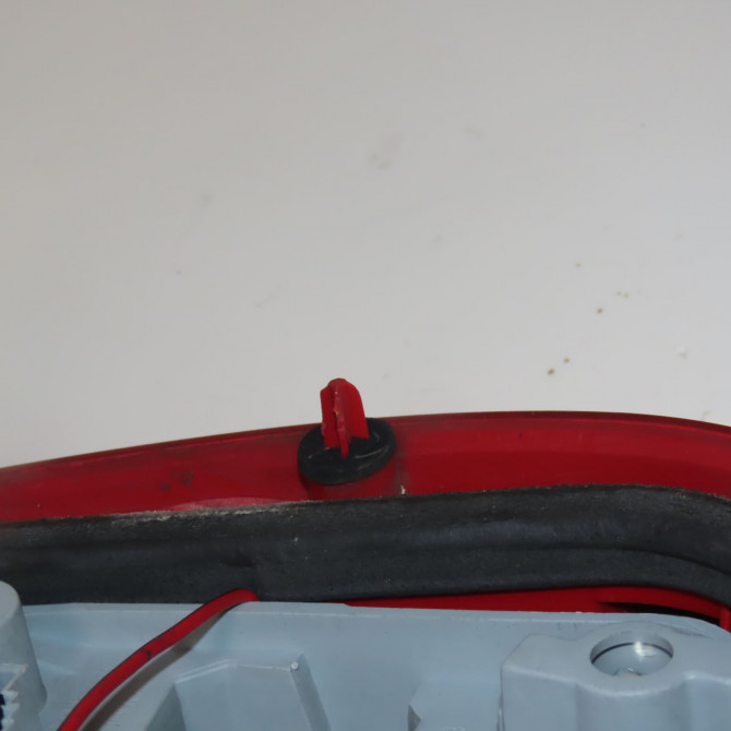 Feu arrière droit occasion  Renault MODUS / GRAND MODUS (F/JP0_) 1.6 (jp03, jp0b, jp0u, jp0y, jp1g) (2004)   8200538785  4