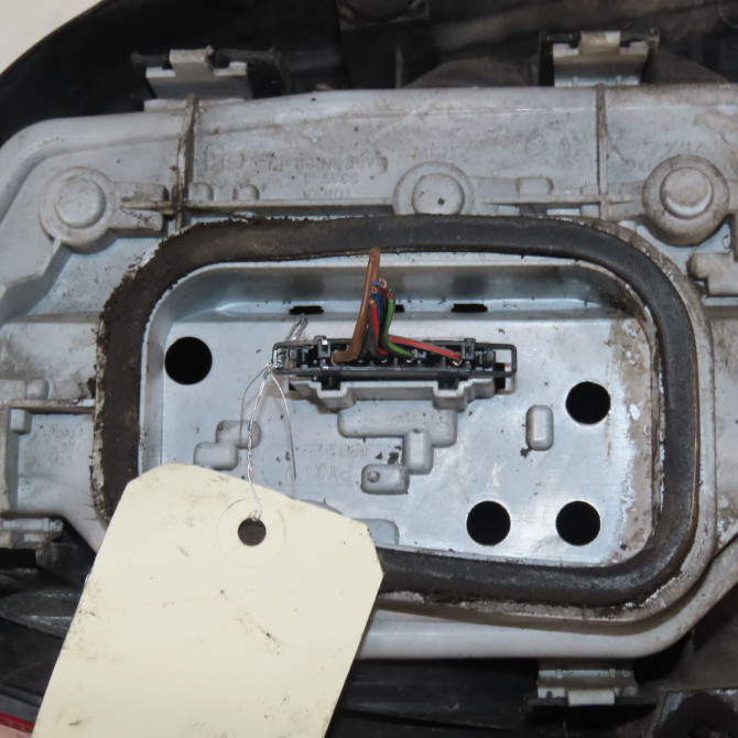 Feu arrière droit occasion  Volkswagen vw POLO (9N_, 9A_) 1.4 tdi (2001-2005)   6Q6945096G  3