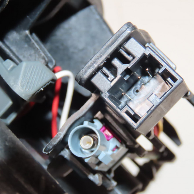 Poignee ext hayon occasion  Volkswagen vw POLO VI (AW1, BZ1, AE1) 1.0 tsi (2017)   2G0827469TDPJ  3