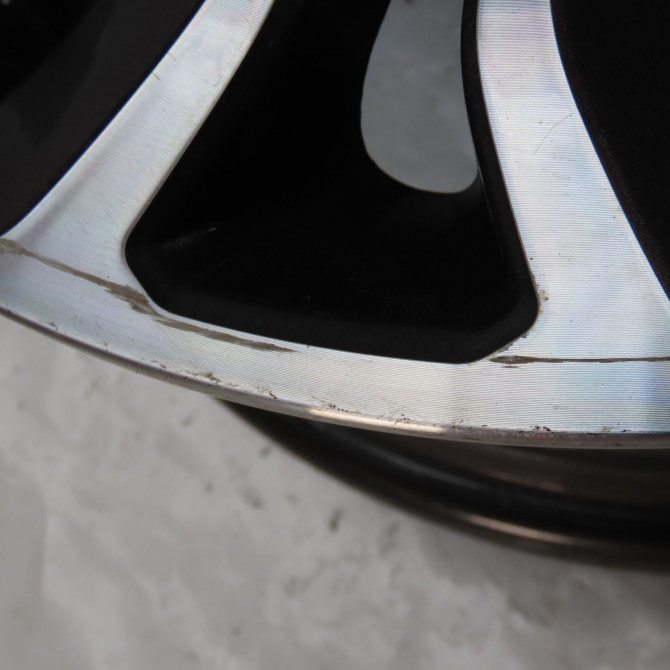 Jante aluminium occasion  Peugeot 208 I (CA_, CC_) 1.2 vti 82 (2012)   9673773677  6