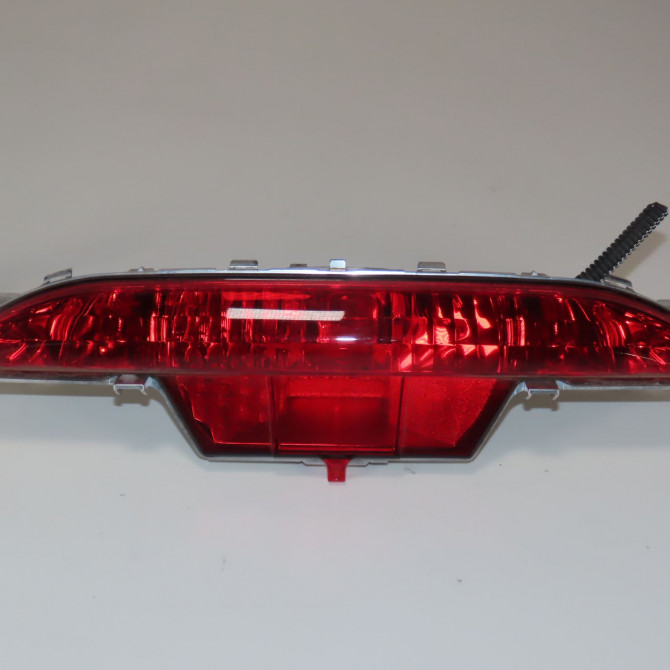 Feu brouillard central arrière occasion  Peugeot 208 I (CA_, CC_) 1.2 vti 68 / puretech 68 (2016) 5 portes   9674308980  1