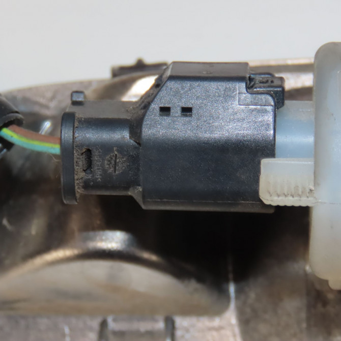 Feu brouillard central arrière occasion  Peugeot 208 I (CA_, CC_) 1.2 vti 68 / puretech 68 (2016) 5 portes   9674308980  5