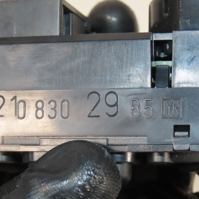 Commande de chauffage occasion  Mercedes-benz CLK (C208) Clk 200 (208.335) (1997-2002)   2108302985  5