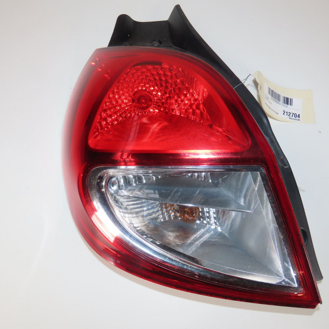 Feu arrière gauche occasion  Renault CLIO III (BR0/1, CR0/1) 1.2 16v (br02, br0j, br11, cr02, cr0j, cr11) (2005-2014) 5 portes   8200886944  1