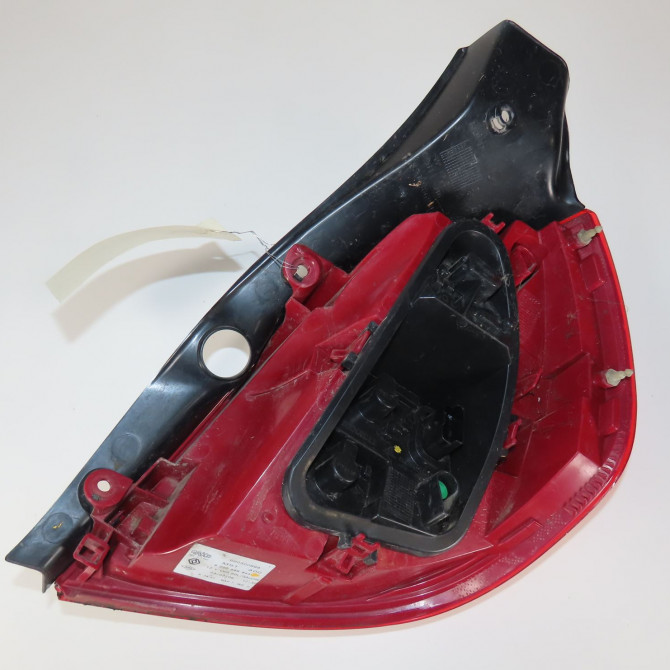 Feu arrière gauche occasion  Renault CLIO III (BR0/1, CR0/1) 1.2 16v (br02, br0j, br11, cr02, cr0j, cr11) (2005-2014) 5 portes   8200886944  3