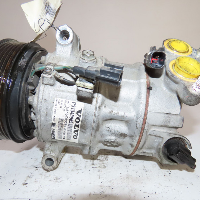 Compresseur air conditionne occasion  Volvo V40 Cross Country (526) D2 (2012-2016)   36010255  1
