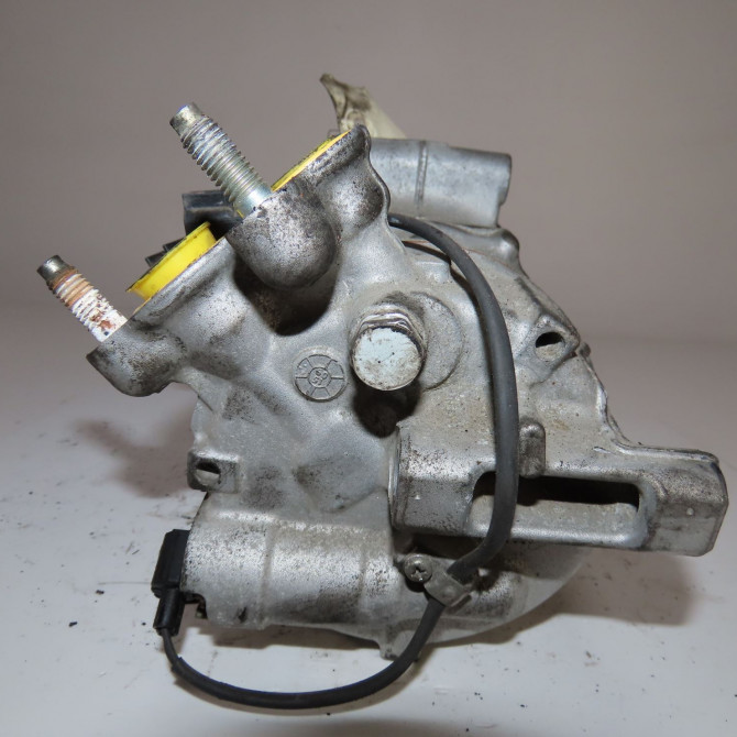 Compresseur air conditionne occasion  Volvo V40 Cross Country (526) D2 (2012-2016)   36010255  4