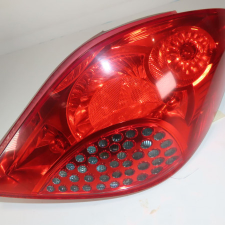 Feu arrière droit occasion  Peugeot 207/207+ (WA_, WC_) 1.6 hdi (2006-2013) 5 portes   6351Y7 