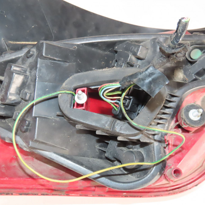 Feu arrière droit occasion  Peugeot 308 I (4A_, 4C_) 1.6 hdi (2007-2014) 5 portes   6351CV  6