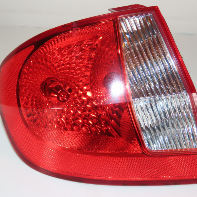 Feu arrière gauche occasion  Hyundai GETZ (TB) 1.1 (2002-2005) 5 portes   924010B500  1