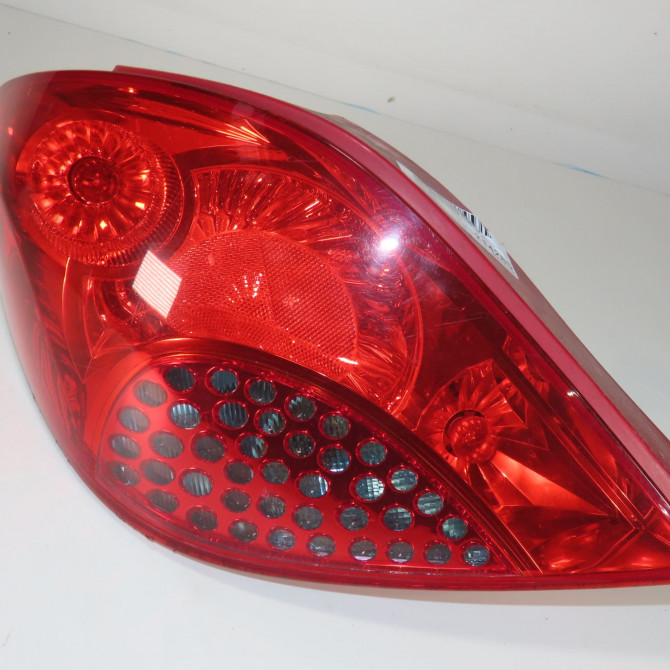 Feu arrière gauche occasion  Peugeot 207/207+ (WA_, WC_) 1.4 16v (2006-2013) 3 portes   6350Y7  1