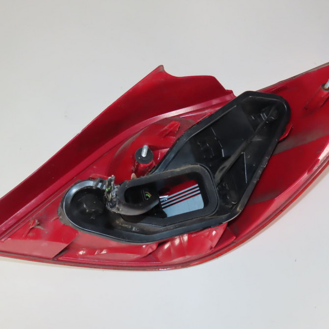 Feu arrière gauche occasion  Peugeot 207/207+ (WA_, WC_) 1.4 16v (2006-2013) 3 portes   6350Y7  2