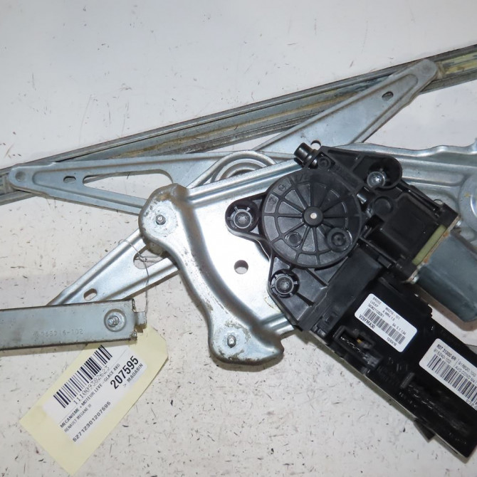 Mecanisme+moteur leve-glace avg occasion  Renault MEGANE III Coupé (DZ0/1_) 1.5 dci (dz09, dz0d, dz1f, dz1g, dz14, dz29) (2009-2015) 3 portes   807218465R  1