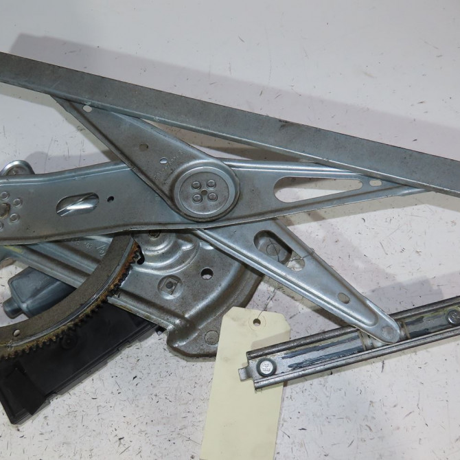 Mecanisme+moteur leve-glace avg occasion  Renault MEGANE III Coupé (DZ0/1_) 1.5 dci (dz09, dz0d, dz1f, dz1g, dz14, dz29) (2009-2015) 3 portes   807218465R  3