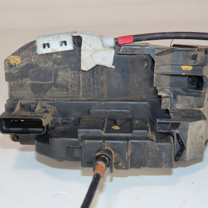 Serrure porte ard occasion  Renault KADJAR (HA_, HL_) 1.6 dci 130 (2015)   825004EA2A  2