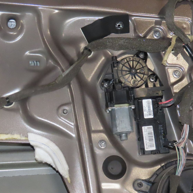 Porte avant gauche occasion  Renault SCÉNIC III (JZ0/1_) 1.9 dci (jz0j, jz1j, jz1k, jz1s) (2009)   801014883R  4