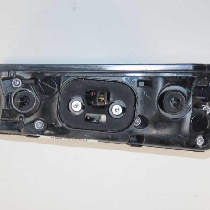 Feu arrière interieur gauche occasion  Peugeot 2008 II (UD_, US_, UY_, UK_) 1.2 puretech 130 (2019)   9825957580  2