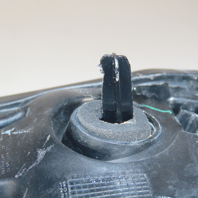 Feu arrière interieur gauche occasion  Peugeot 2008 II (UD_, US_, UY_, UK_) 1.2 puretech 130 (2019)   9825957580  7