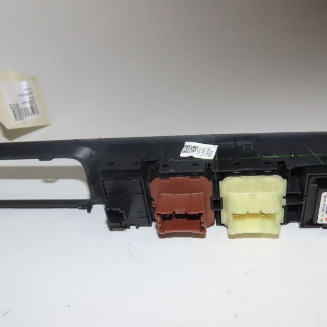 Commande lève-glace porte avant gauche occasion  Renault CAPTUR I (J5_, H5_) 1.2 tce 120 (2013)   254112588R  3