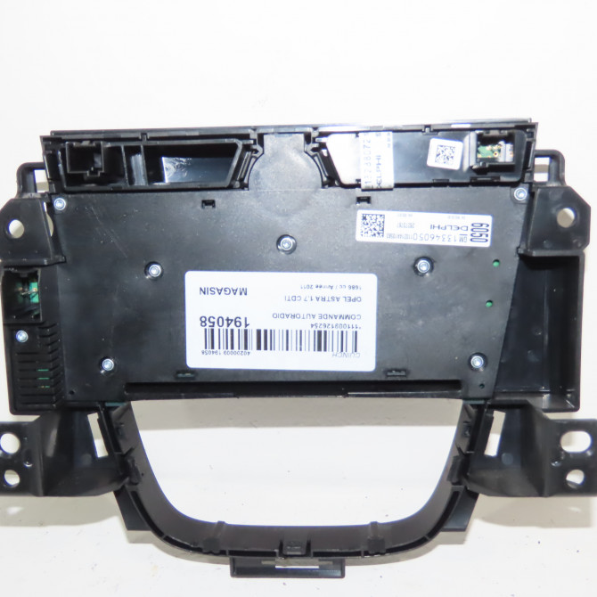 Commande autoradio occasion  Opel ASTRA J (P10) 1.7 cdti (68) (2009-2015)   13346050  3