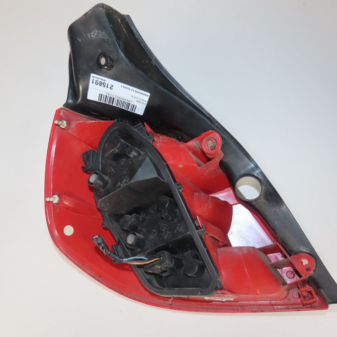 Feu arrière droit occasion  RENAULT CLIO III   8200459960  2