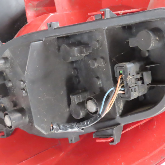 Feu arrière droit occasion  RENAULT CLIO III   8200459960  3