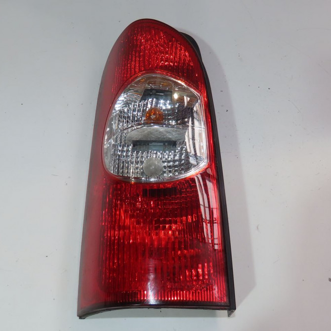 Feu arrière gauche occasion  Renault MASTER II Camionnette (FD) 2.5 dci (2006-2010)   8200171472  1