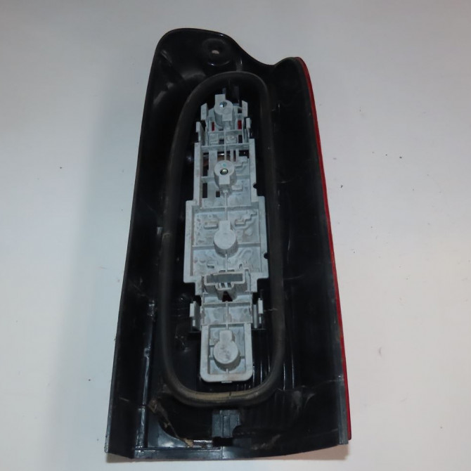 Feu arrière gauche occasion  Renault MASTER II Camionnette (FD) 2.5 dci (2006-2010)   8200171472  2