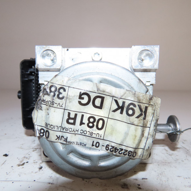 Unité hydraulique ABS occasion  Renault EXPRESS Camionnette/Monospace 1.5 blue dci 95 (f6ab) (2021)   476607029R  1