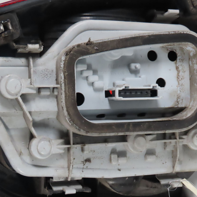 Feu arrière gauche occasion  Volkswagen vw POLO (9N_, 9A_) 1.2 (2002-2007) 5 portes   6Q6945095G  3