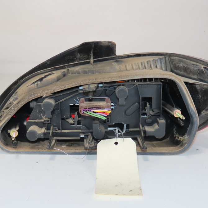 Feu arrière gauche occasion  Peugeot 406 (8B) 1.8 16v (1995-2000)   6350E8  2