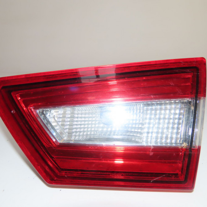 Feu arrière intérieur droit occasion  Renault CLIO IV (BH_) 1.5 dci 90 (2012) 5 portes   265505796R  1