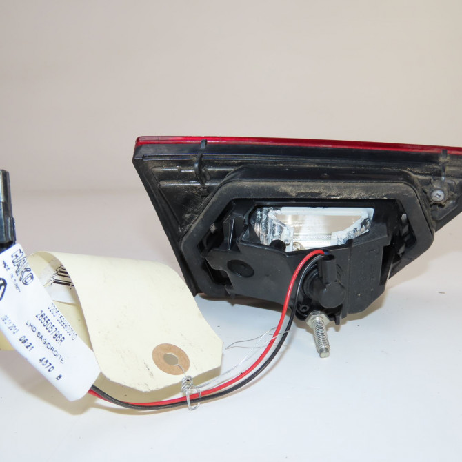 Feu arrière intérieur droit occasion  Renault CLIO IV (BH_) 1.5 dci 75 (2012) 5 portes   265505796R  3