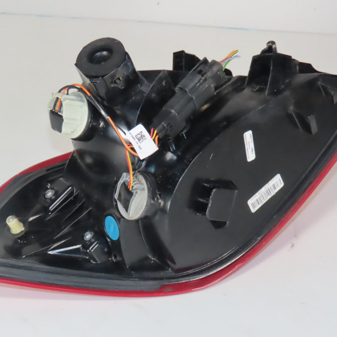 Feu arrière droit occasion  Ford FIESTA VII (HJ, HF) 1.0 ecoboost (2017)   2687484  2