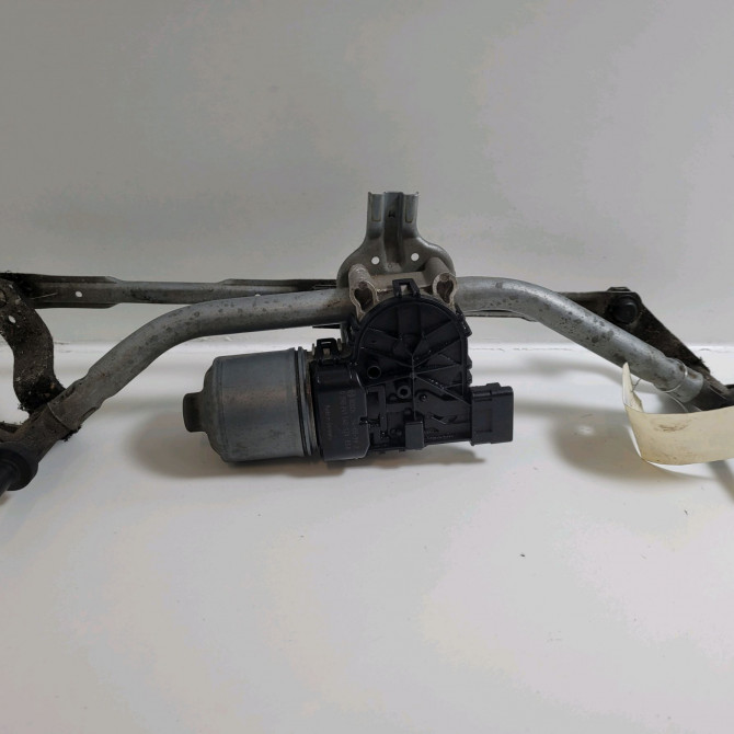 Moteur essuie-glace avant occasion  Peugeot 208 I (CA_, CC_) 1.2 vti 82 (2012)   9673222580  1