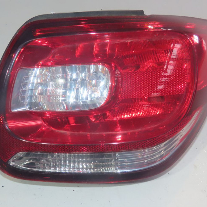 Feu arrière droit occasion  Citroën DS3 (SA_) 1.6 hdi 110 (2009-2015)   9676973380  1
