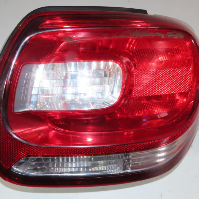 Feu arrière droit occasion  Citroën DS3 (SA_) 1.6 hdi 90 (2009-2015) 3 portes   9676973380  1