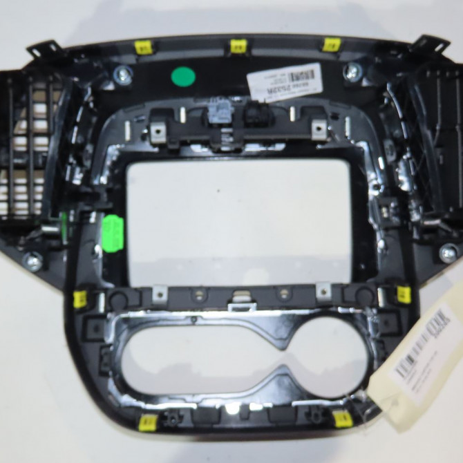 Console occasion  Renault CAPTUR I (J5_, H5_) 1.2 tce 120 (2013)   682701605R  3