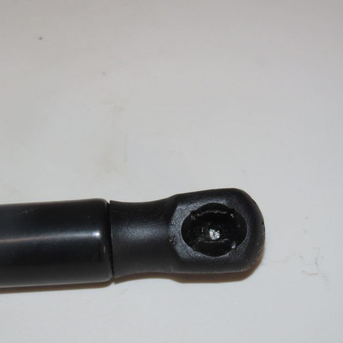 Verin droit hayon occasion  Kia CEED (CD) 1.5 t-gdi (2021)   81781J7000  3